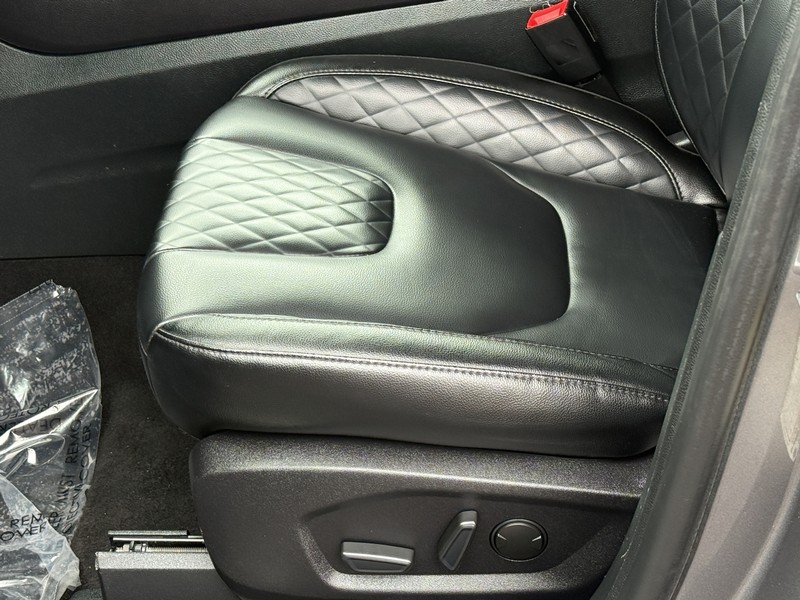 Ford Edge Vehicle Image 22