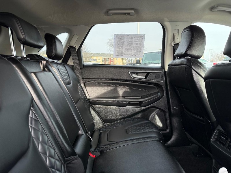 Ford Edge Vehicle Image 09