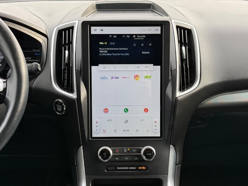 Ford Edge Vehicle Image 11