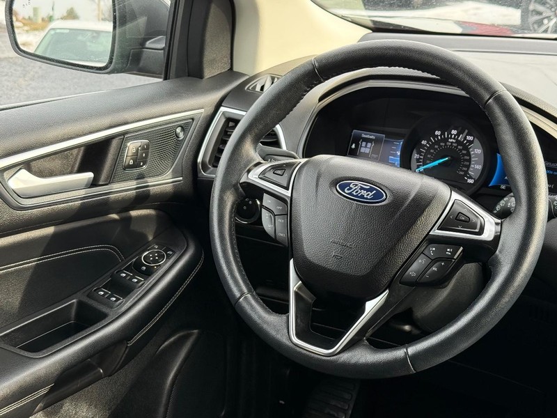 Ford Edge Vehicle Image 13