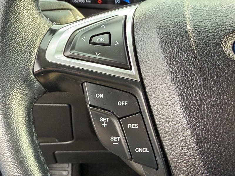 Ford Edge Vehicle Image 15