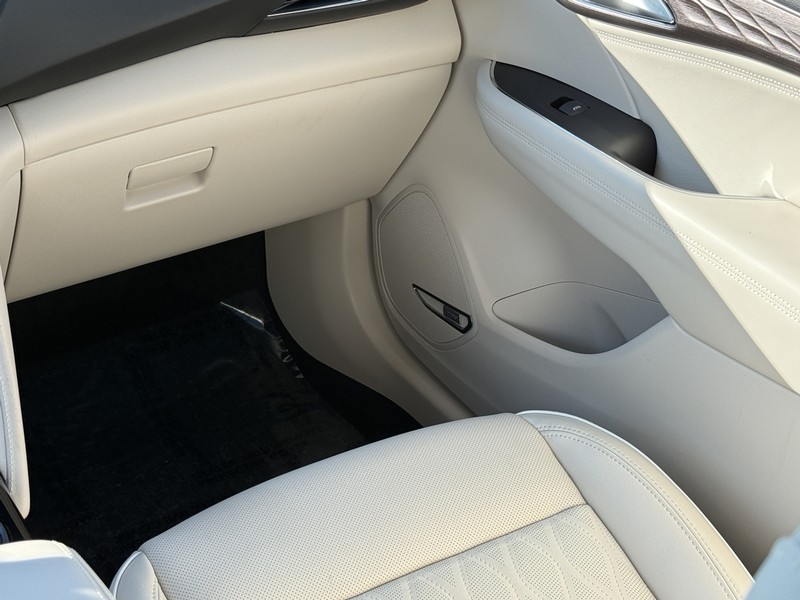 Buick Envision Vehicle Full-screen Gallery Image 14