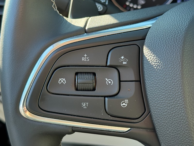 Buick Envision Vehicle Full-screen Gallery Image 16