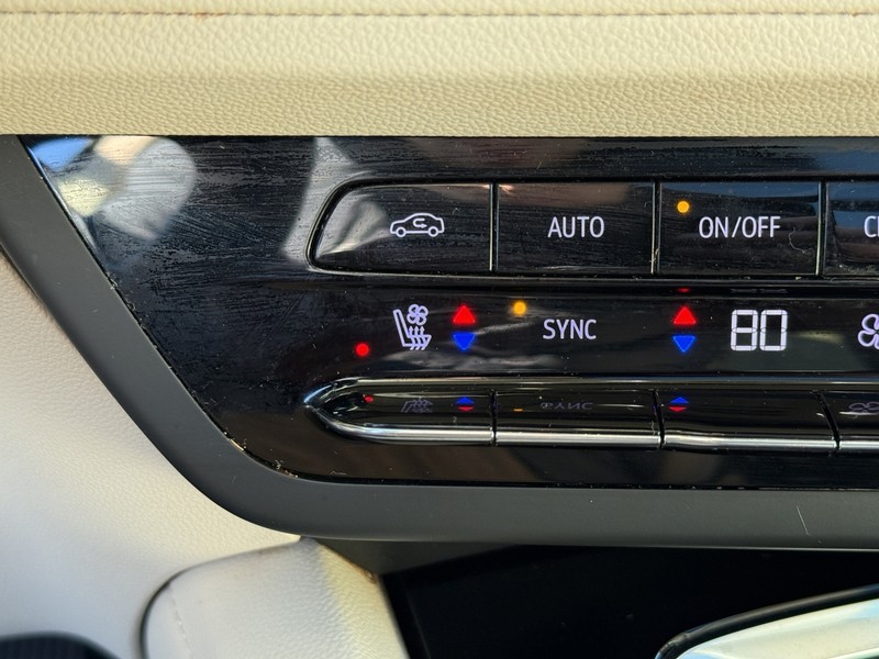 Buick Envision Vehicle Full-screen Gallery Image 18