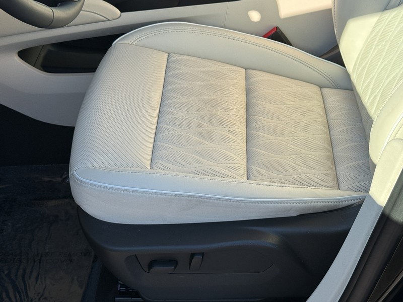Buick Envision Vehicle Full-screen Gallery Image 21