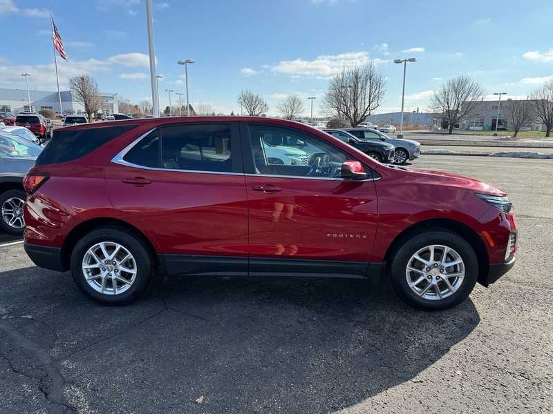 Chevrolet Equinox Vehicle Full-screen Gallery Image 02