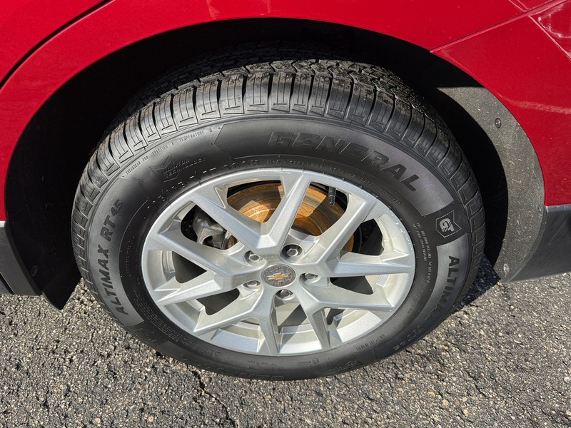 Chevrolet Equinox Vehicle Full-screen Gallery Image 06