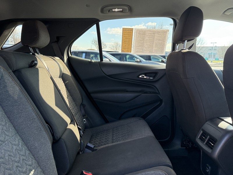 Chevrolet Equinox Vehicle Full-screen Gallery Image 09