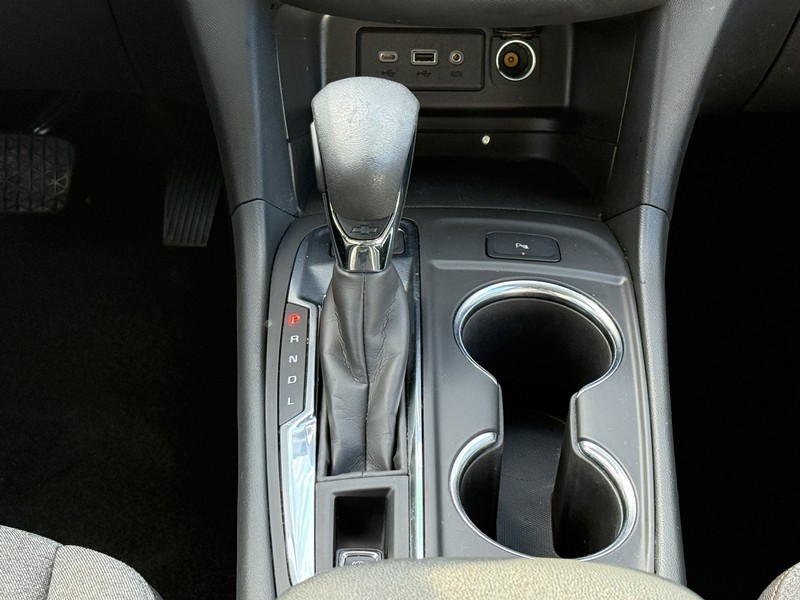 Chevrolet Equinox Vehicle Full-screen Gallery Image 12