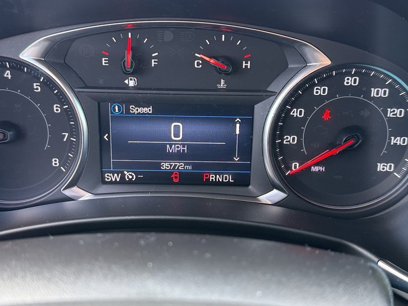 Chevrolet Equinox Vehicle Full-screen Gallery Image 17