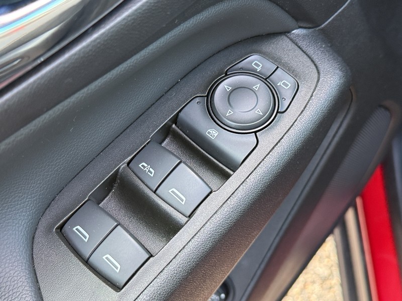 Chevrolet Equinox Vehicle Full-screen Gallery Image 20