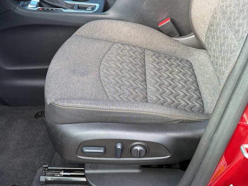 Chevrolet Equinox Vehicle Full-screen Gallery Image 21