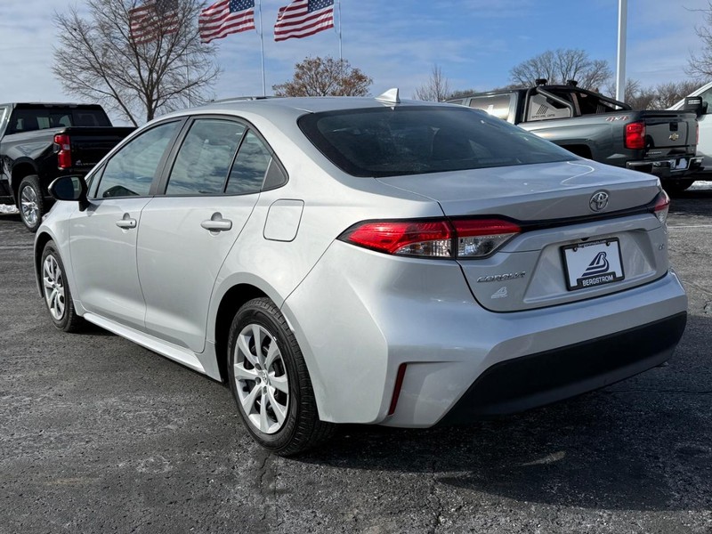 Toyota Corolla Vehicle Image 05