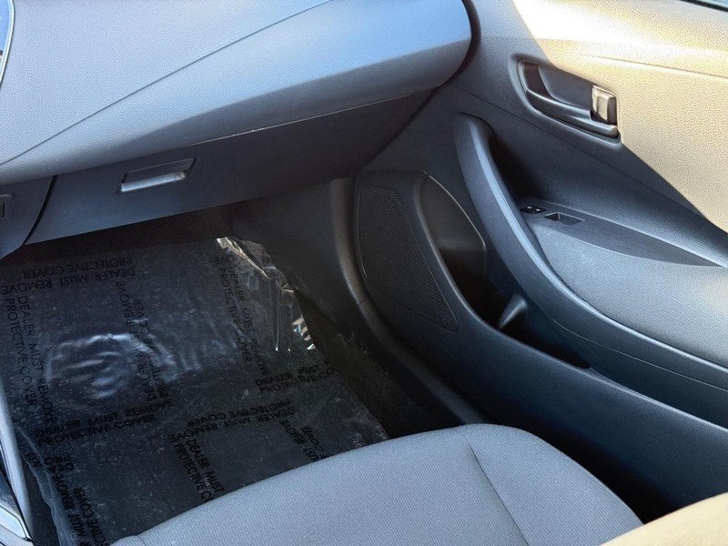 Toyota Corolla Vehicle Image 14