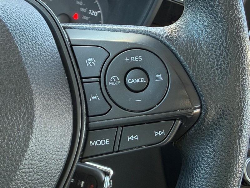 Toyota Corolla Vehicle Image 16