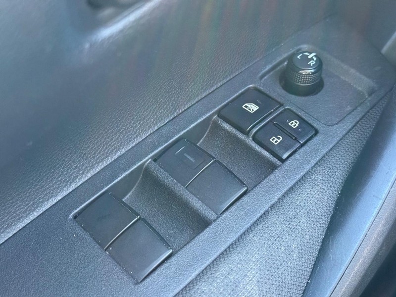 Toyota Corolla Vehicle Image 19