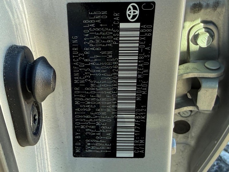 Toyota Corolla Vehicle Image 21