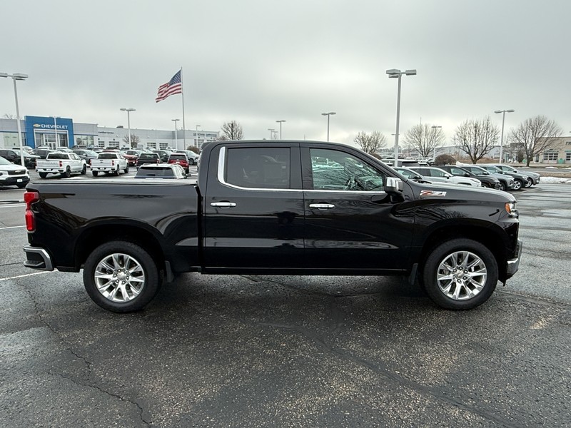 Chevrolet Silverado 1500 LTD Vehicle Full-screen Gallery Image 02