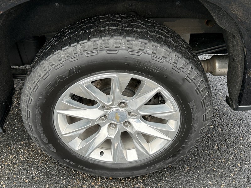 Chevrolet Silverado 1500 LTD Vehicle Full-screen Gallery Image 06