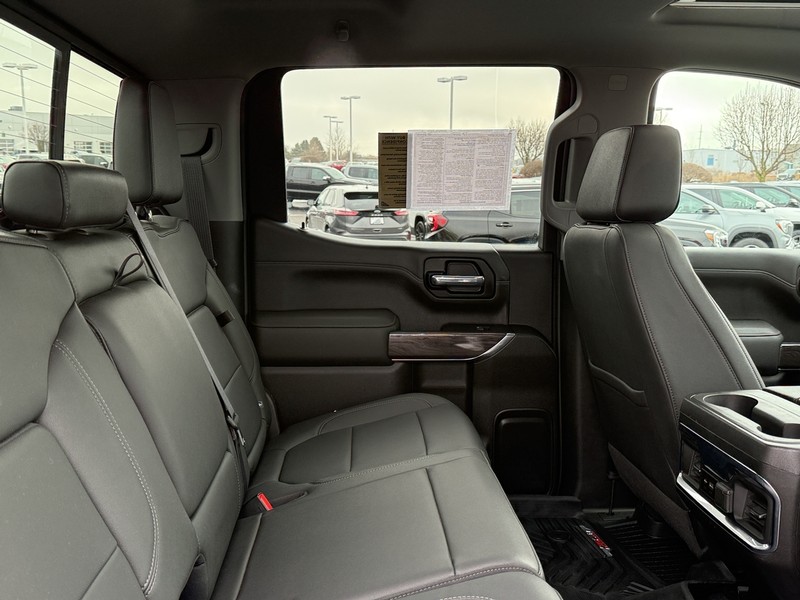 Chevrolet Silverado 1500 LTD Vehicle Full-screen Gallery Image 09