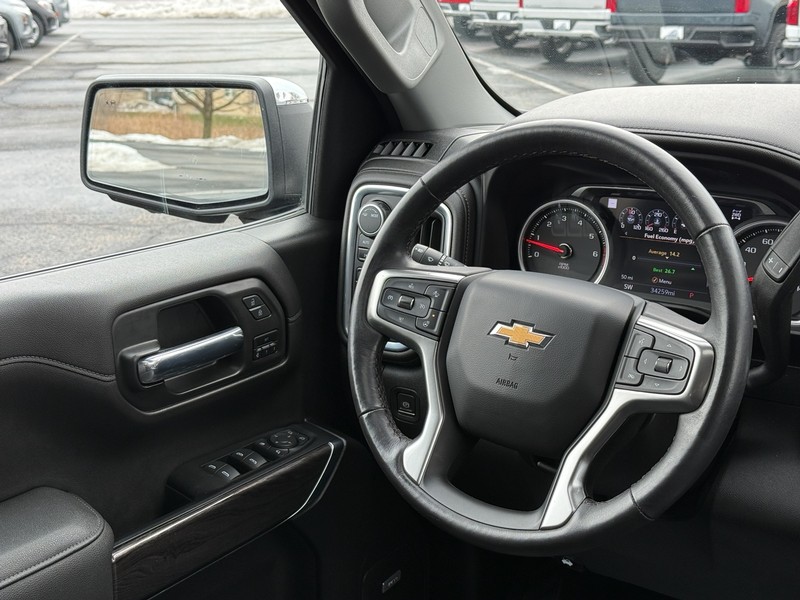 Chevrolet Silverado 1500 LTD Vehicle Full-screen Gallery Image 12