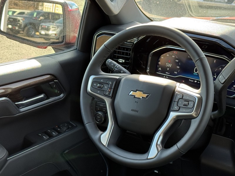 Chevrolet Silverado 1500 Vehicle Image 12