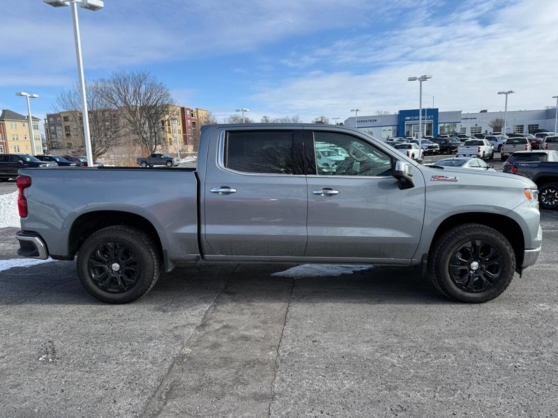 Chevrolet Silverado 1500 Vehicle Image 02