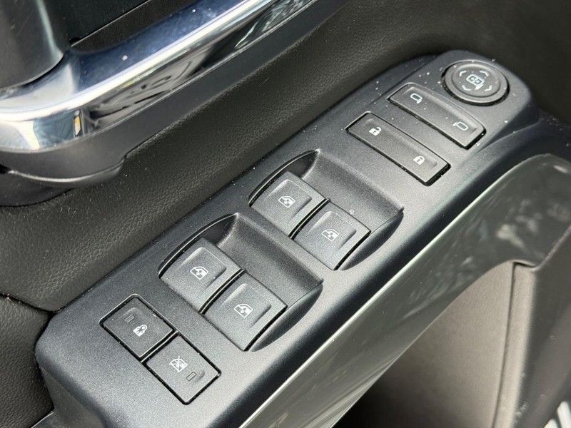Chevrolet Silverado 1500 Vehicle Image 18