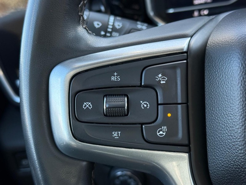 Chevrolet Silverado 1500 Vehicle Full-screen Gallery Image 14