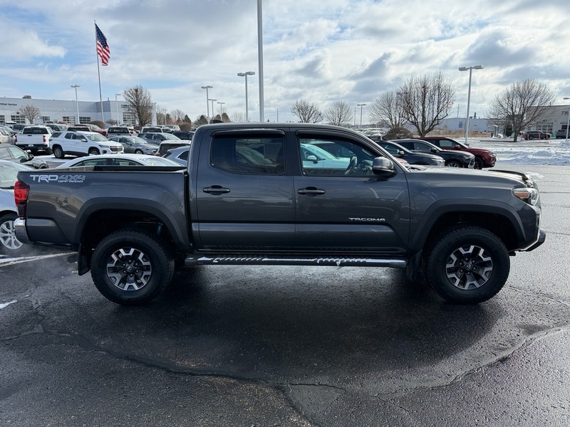 Toyota Tacoma 4WD Vehicle Image 02