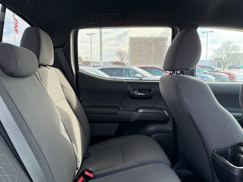 Toyota Tacoma 4WD Vehicle Image 09