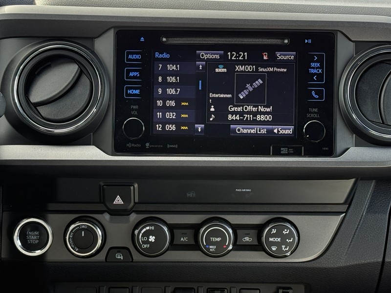 Toyota Tacoma 4WD Vehicle Image 11