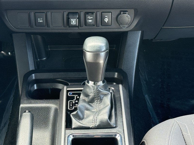 Toyota Tacoma 4WD Vehicle Image 12