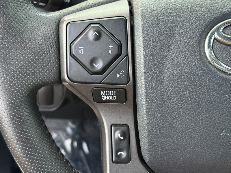 Toyota Tacoma 4WD Vehicle Image 15