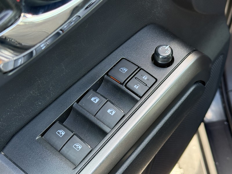 Toyota Tacoma 4WD Vehicle Image 19