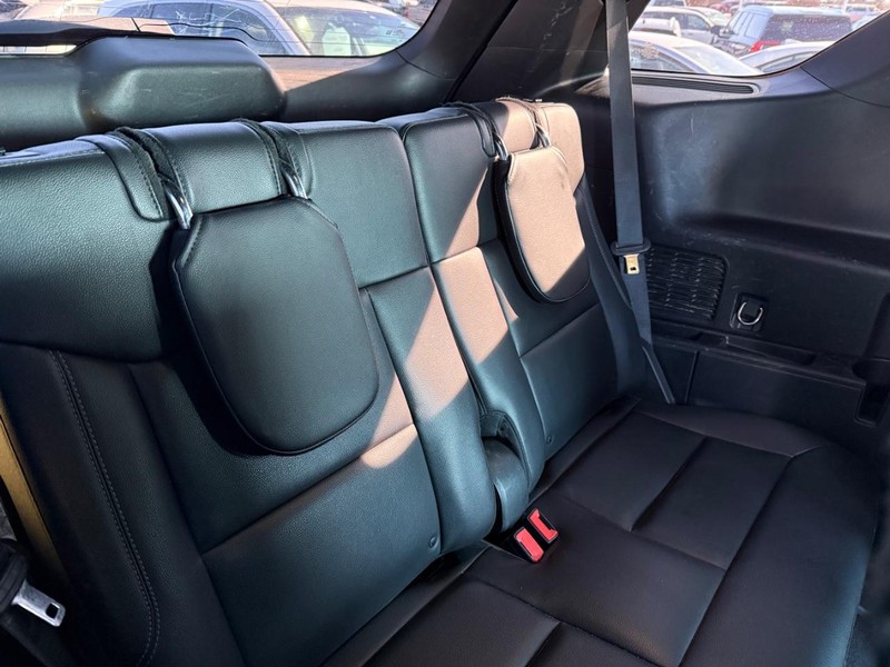 Ford Explorer Vehicle Image 07