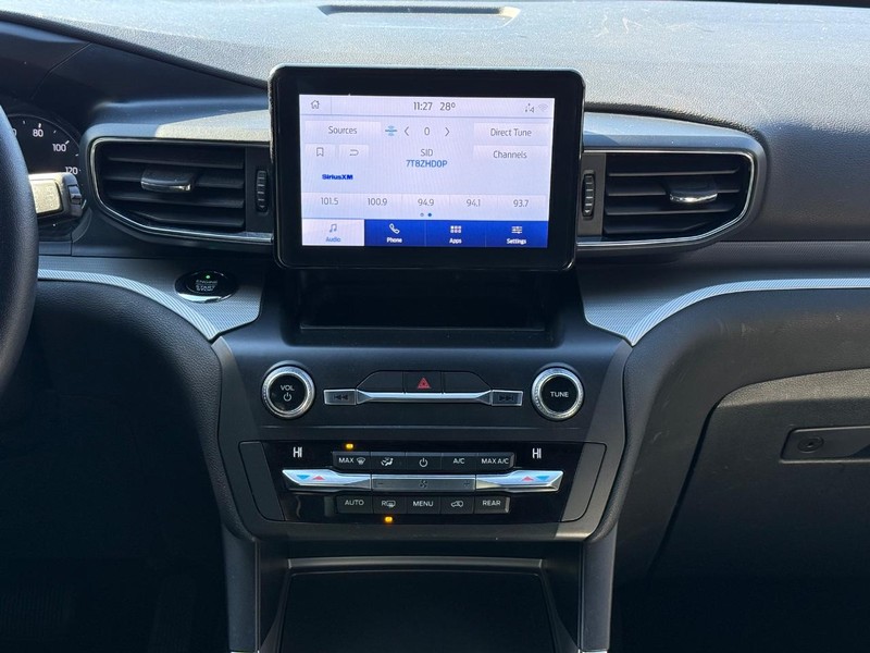 Ford Explorer Vehicle Image 09