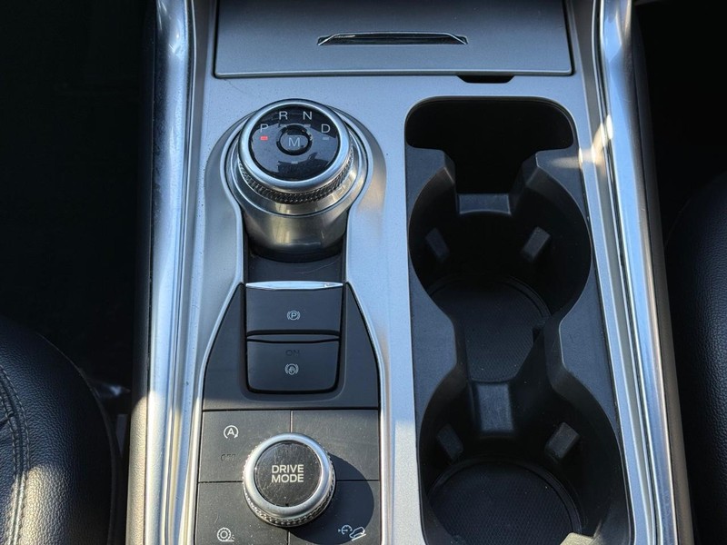 Ford Explorer Vehicle Image 10