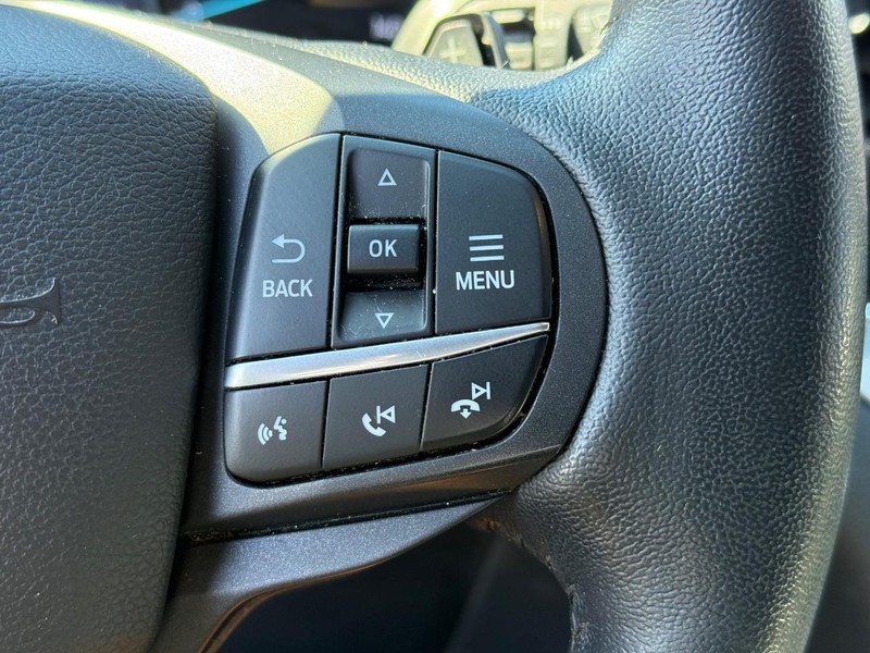 Ford Explorer Vehicle Image 14