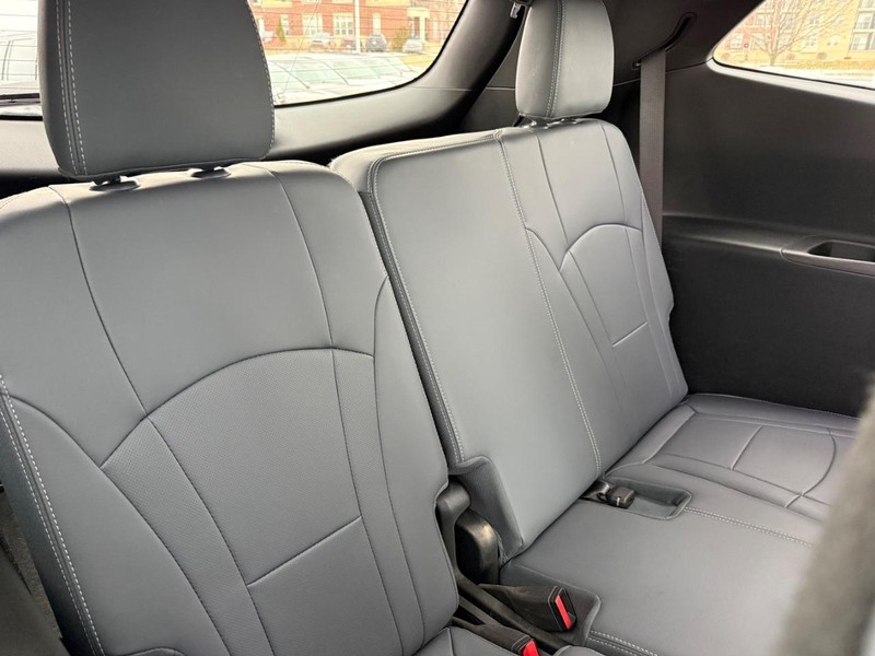 Buick Enclave Vehicle Image 10