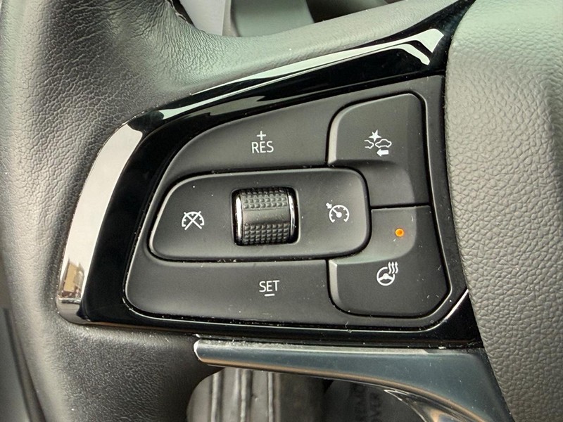 Buick Enclave Vehicle Image 17