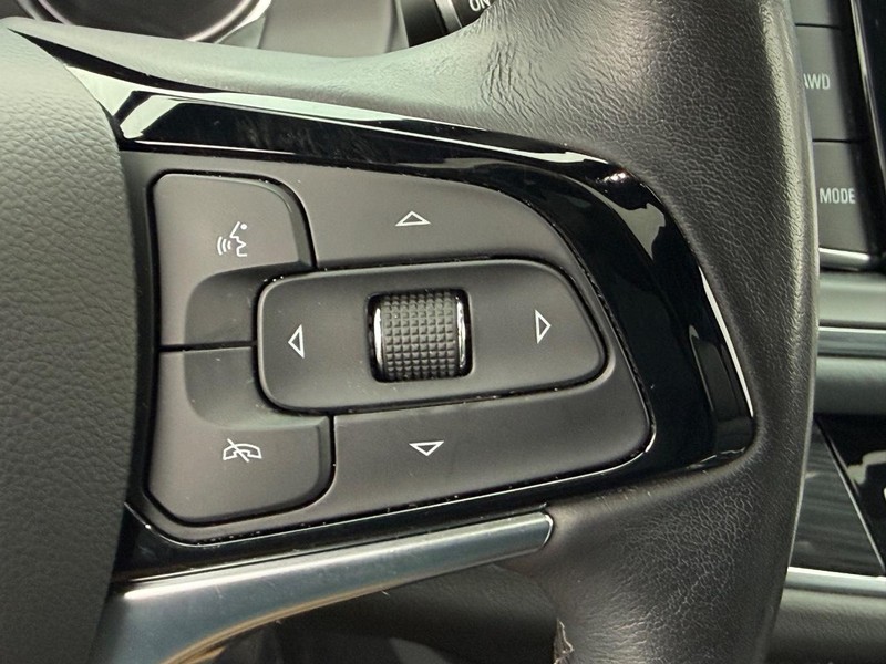 Buick Enclave Vehicle Image 18