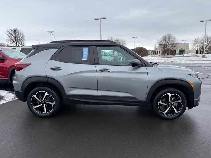 Chevrolet Trailblazer Vehicle Image 02