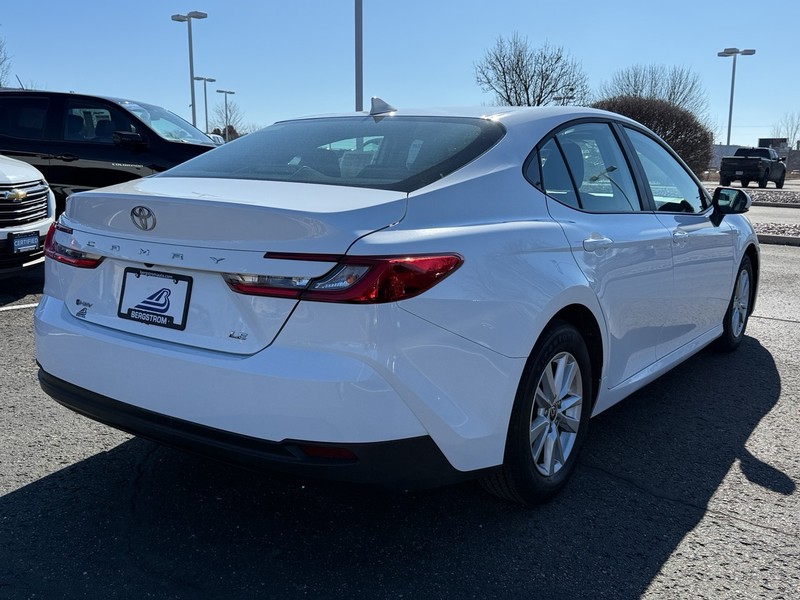 Toyota Camry Vehicle Image 03