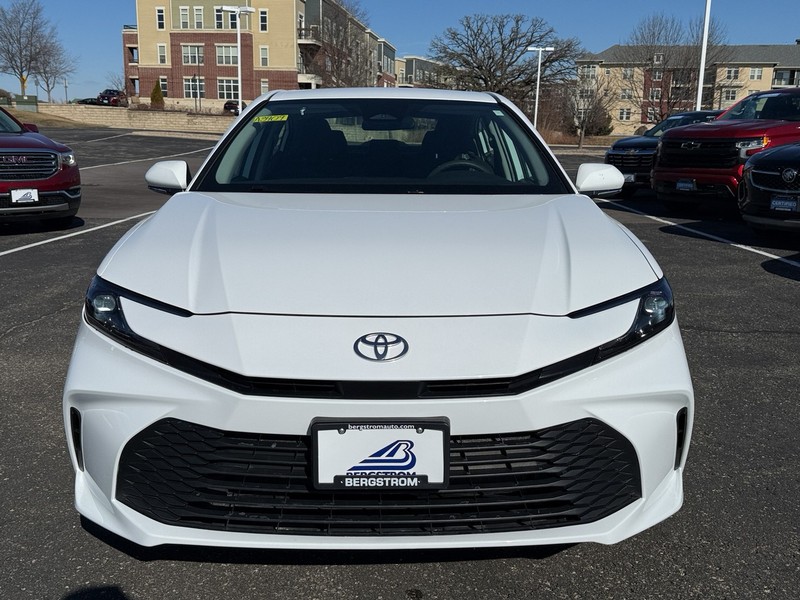 Toyota Camry Vehicle Image 09