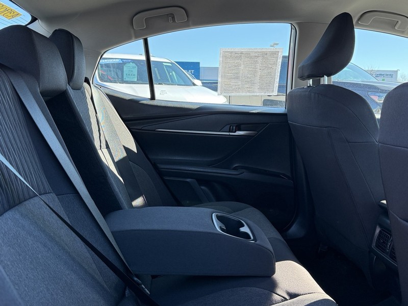 Toyota Camry Vehicle Image 10