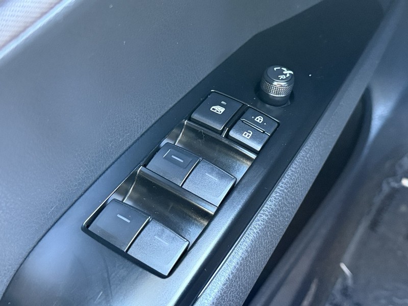 Toyota Camry Vehicle Image 20