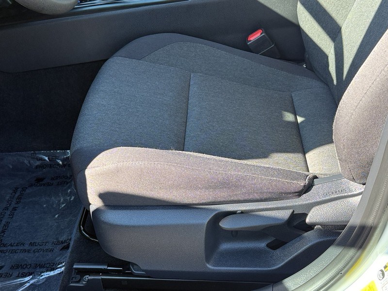 Toyota Camry Vehicle Image 21