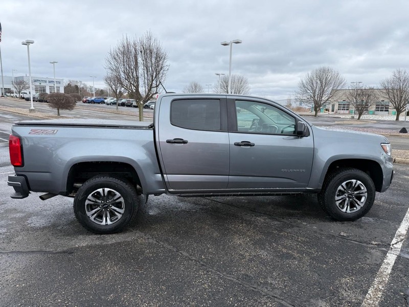 Chevrolet Colorado Vehicle Full-screen Gallery Image 02