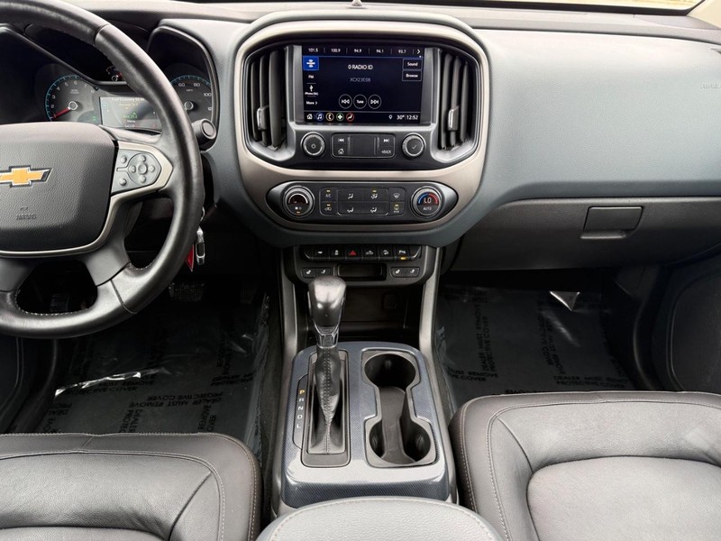 Chevrolet Colorado Vehicle Full-screen Gallery Image 10